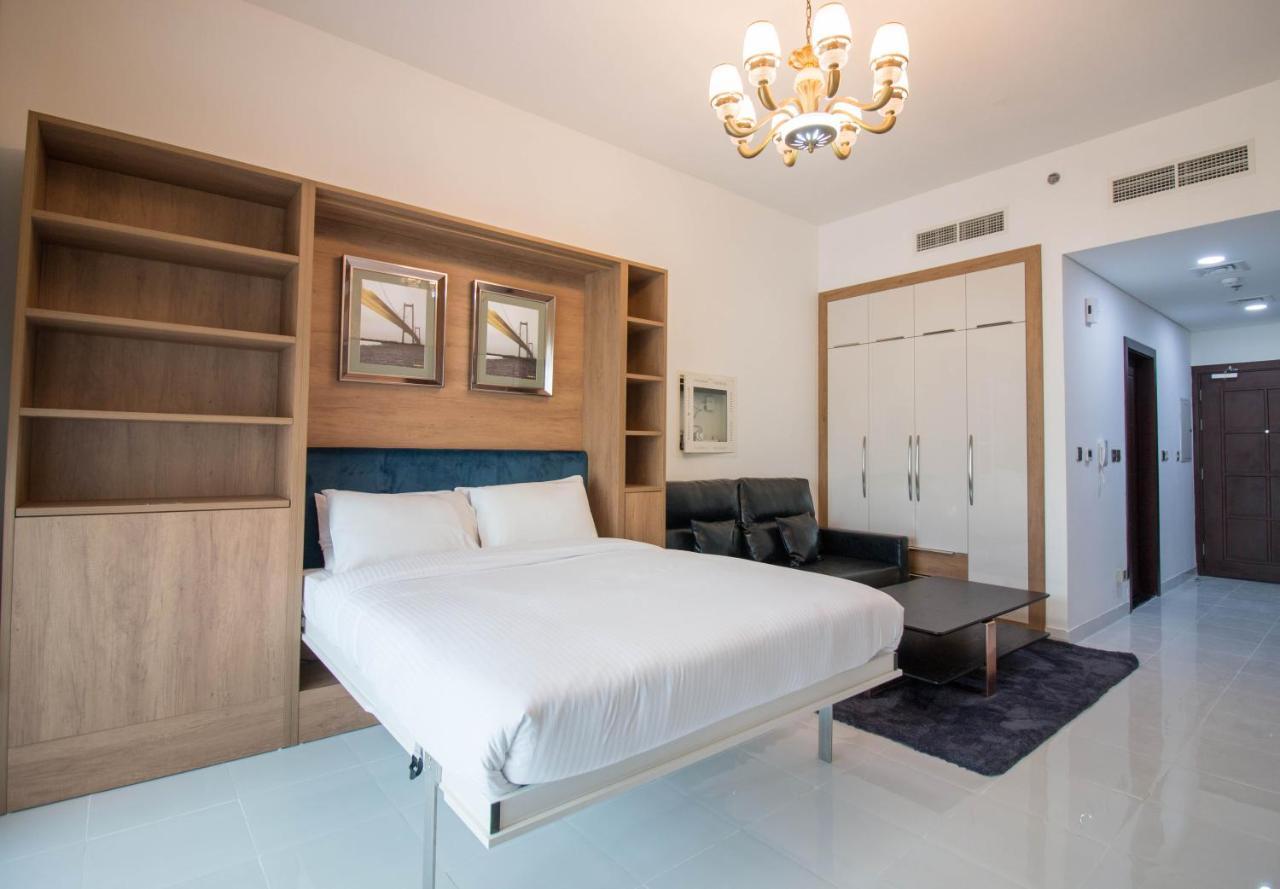 Furnished Studio, Close To All Amenties! - Resortz 11 Dubai Buitenkant foto